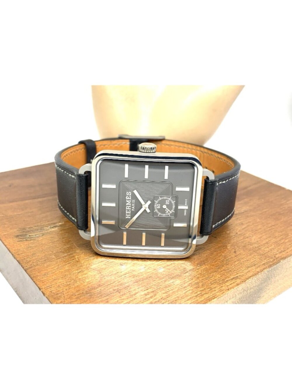 Hermes Men's Watch TI1.741 Swiss Automatic Gray Dial Titanium Black Leather Band - Picture 6 of 12